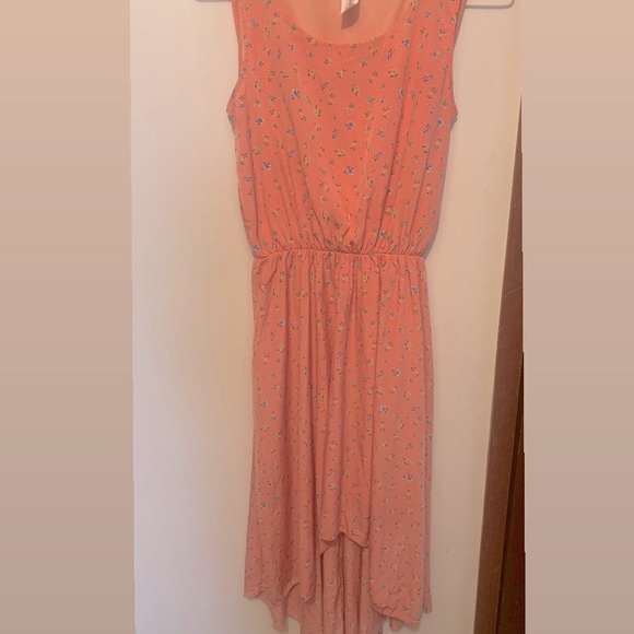 Peach Floral Dress - size Medium - Picture 3 of 5